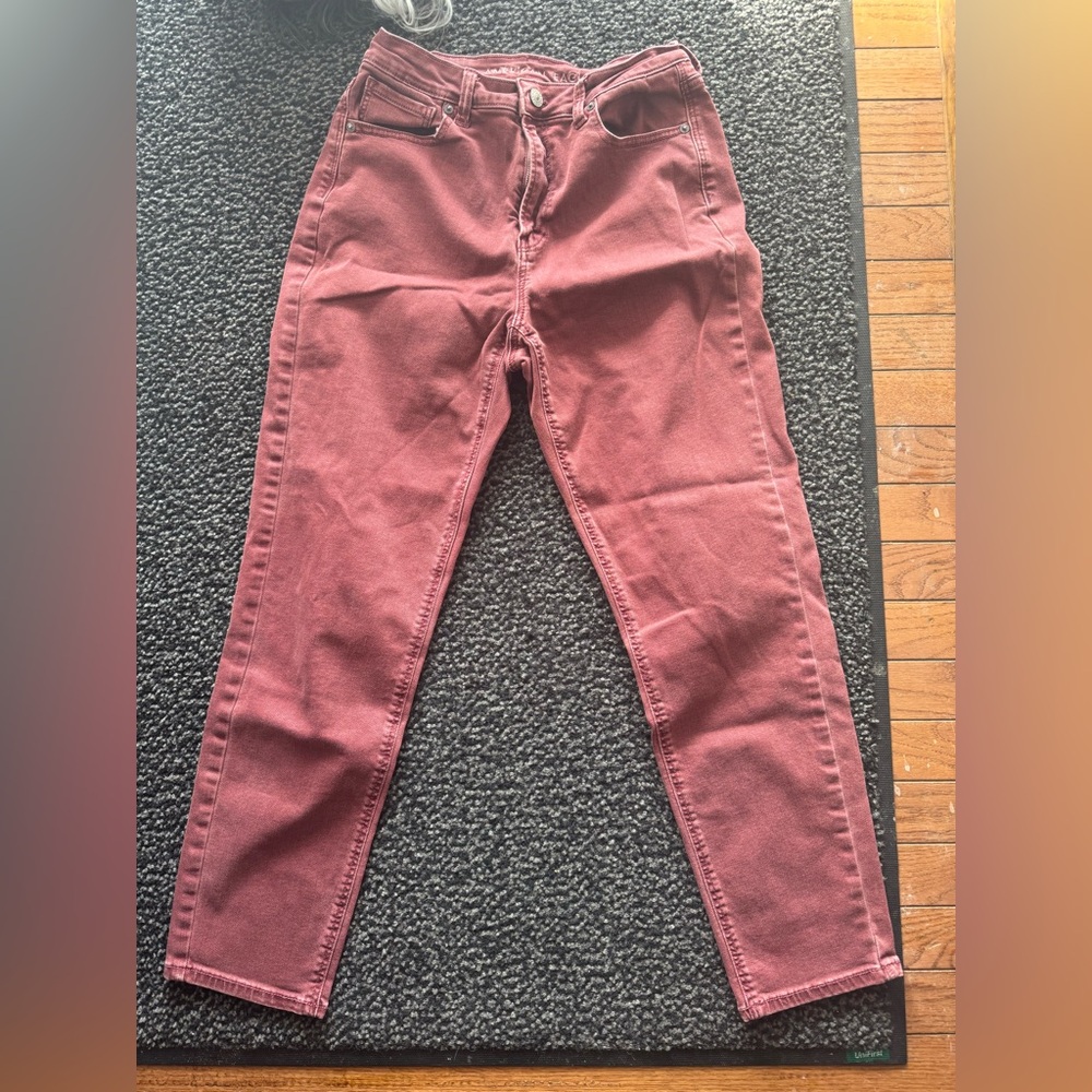American Eagle, size 4.   Lightly worn stretch jean.